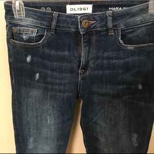 DL 1961 Mara Straight Ankle Fray Hem Jeans sz 27